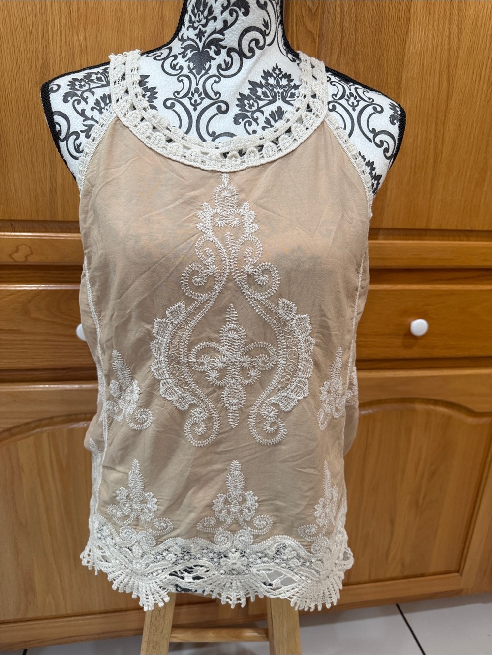 Ultra Pink NWT Beige Embroidered Lace Tank Top Boho Festival Cottagecore L - Picture 6 of 7
